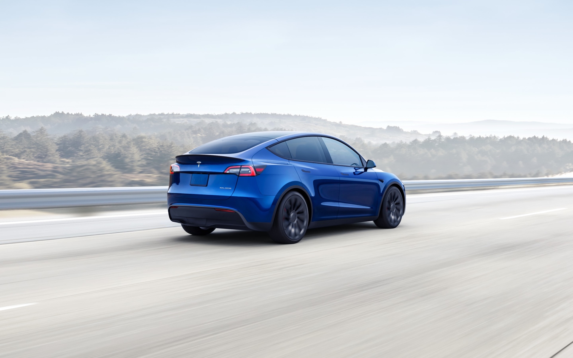 Model Y RWD 썸네일 2